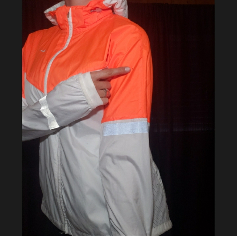 Nike Running Jacket - Picture 2 of 2